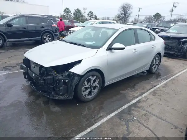 3KPF24AD8LE213920 2020 KIA FORTE - Image 2