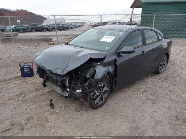 3KPF24AD8LE220835 2020 KIA FORTE - Image 2