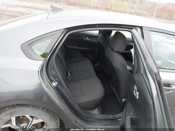 3KPF24AD8LE220835 2020 KIA FORTE - Image 8