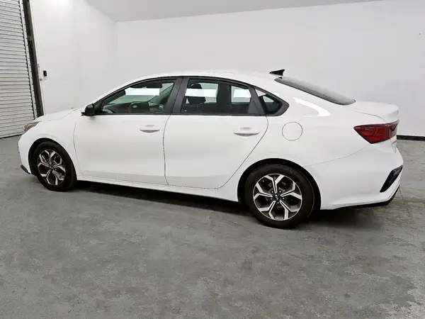 3KPF24AD8LE226411 2020 KIA FORTE - Image 2