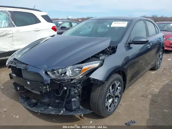 3KPF24AD8LE235951 2020 KIA FORTE - Image 2