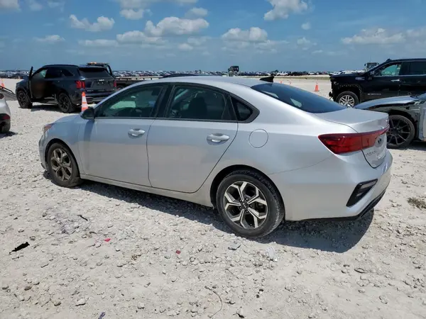 3KPF24AD8LE241085 2020 KIA FORTE - Image 2