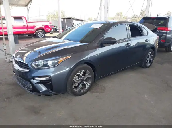 3KPF24AD8LE242690 2020 KIA FORTE - Image 2