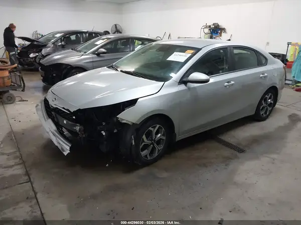 3KPF24AD8LE242799 2020 KIA FORTE - Image 2