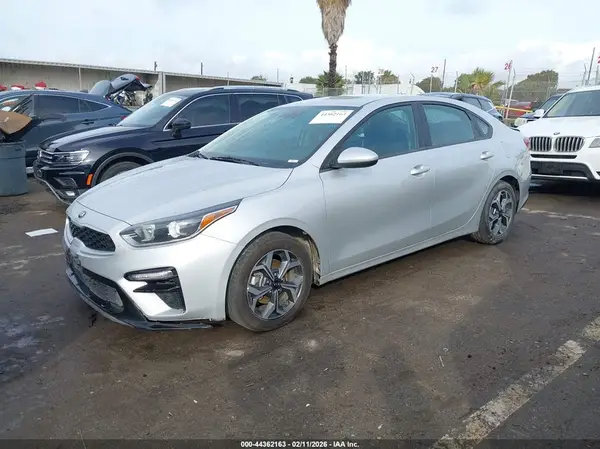 3KPF24AD8LE250854 2020 KIA FORTE - Image 2