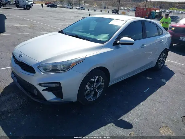 3KPF24AD8LE251003 2020 KIA FORTE - Image 2