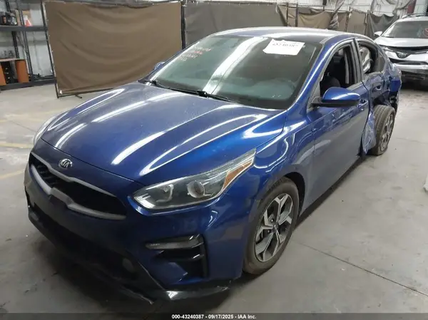 3KPF24AD8LE257612 2020 KIA FORTE - Image 2