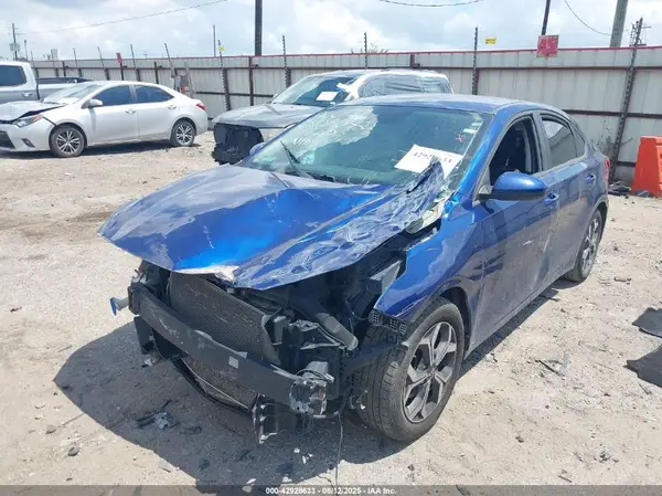 3KPF24AD8LE259781 2020 KIA FORTE - Image 2