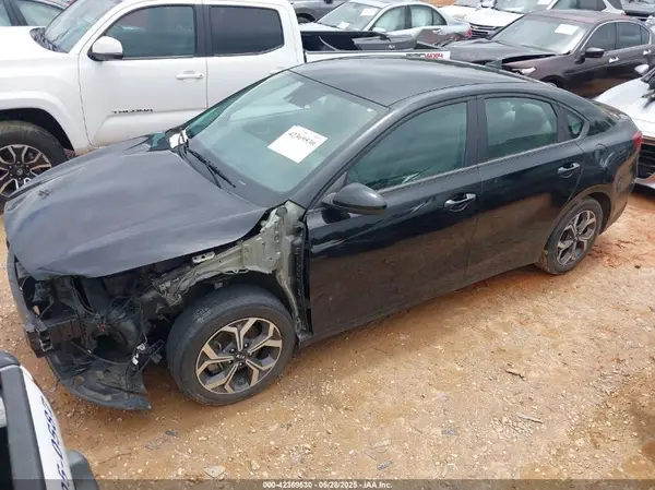 3KPF24AD8ME265680 2021 KIA FORTE - Image 2