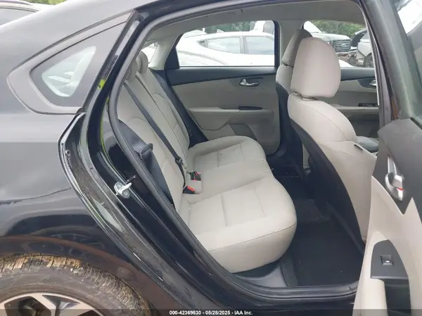 3KPF24AD8ME265680 2021 KIA FORTE - Image 8