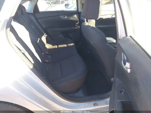 3KPF24AD8ME265713 2021 KIA FORTE - Image 8