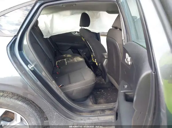 3KPF24AD8ME265954 2021 KIA FORTE - Image 8