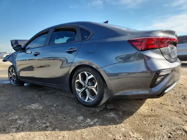 3KPF24AD8ME266392 2021 KIA FORTE - Image 2
