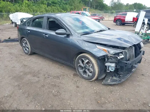 3KPF24AD8ME266540 2021 KIA FORTE - Image 1