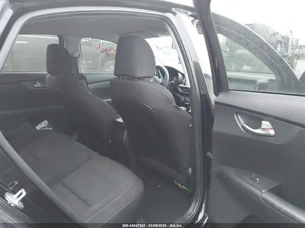 3KPF24AD8ME267574 2021 KIA FORTE - Image 8