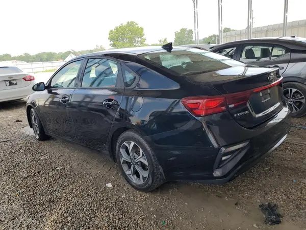 3KPF24AD8ME268482 2021 KIA FORTE - Image 2