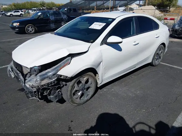 3KPF24AD8ME268627 2021 KIA FORTE - Image 2