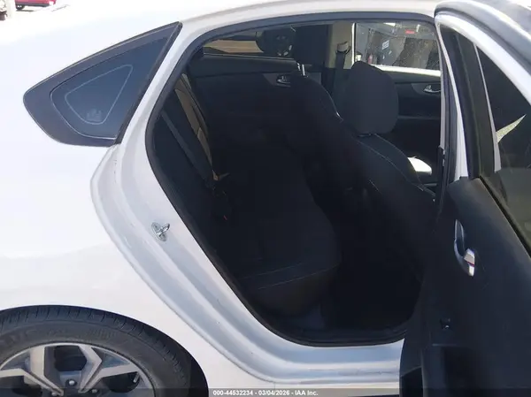 3KPF24AD8ME268627 2021 KIA FORTE - Image 8