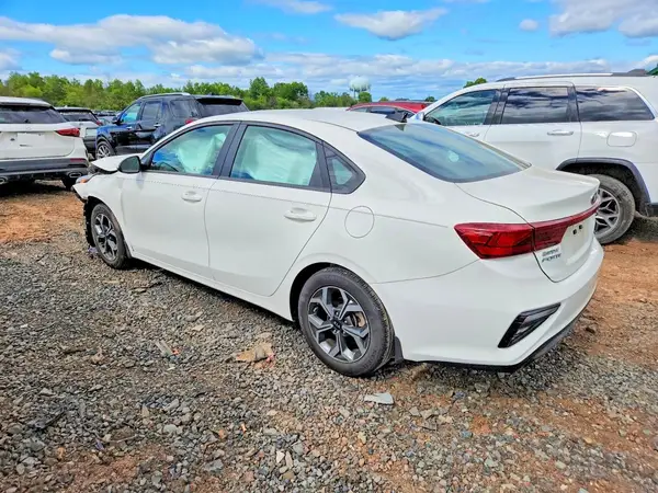 3KPF24AD8ME268952 2021 KIA FORTE - Image 2