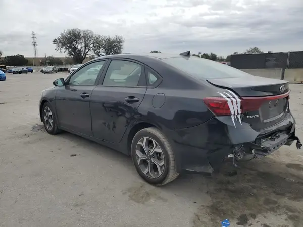 3KPF24AD8ME269373 2021 KIA FORTE - Image 2