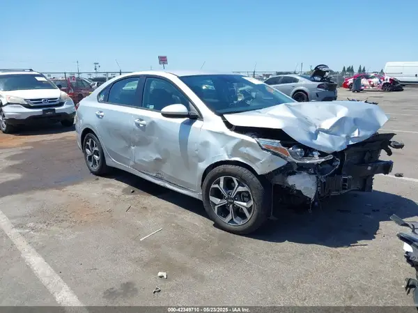 3KPF24AD8ME272130 2021 KIA FORTE - Image 1