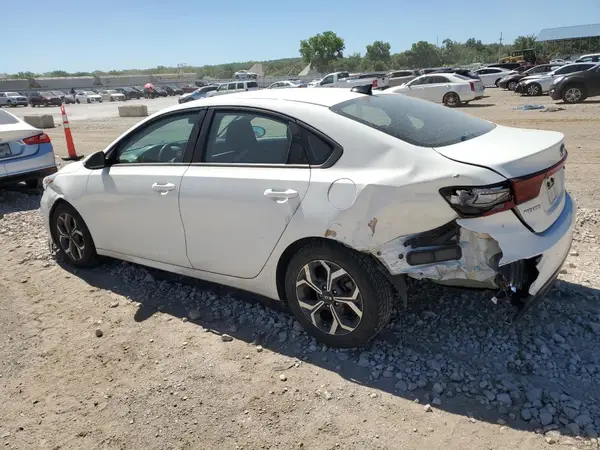 3KPF24AD8ME274041 2021 KIA FORTE - Image 2