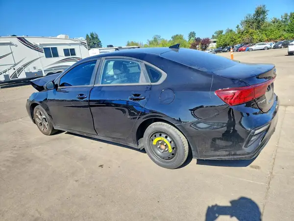 3KPF24AD8ME274251 2021 KIA FORTE - Image 2