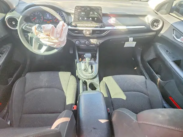 3KPF24AD8ME274251 2021 KIA FORTE - Image 8