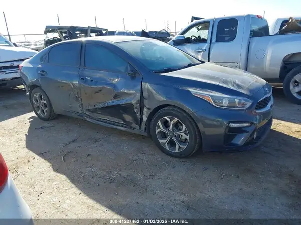 3KPF24AD8ME275402 2021 KIA FORTE - Image 1