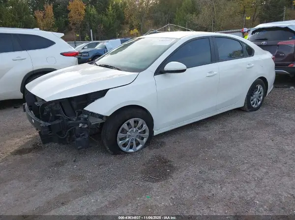 3KPF24AD8ME275948 2021 KIA FORTE - Image 2