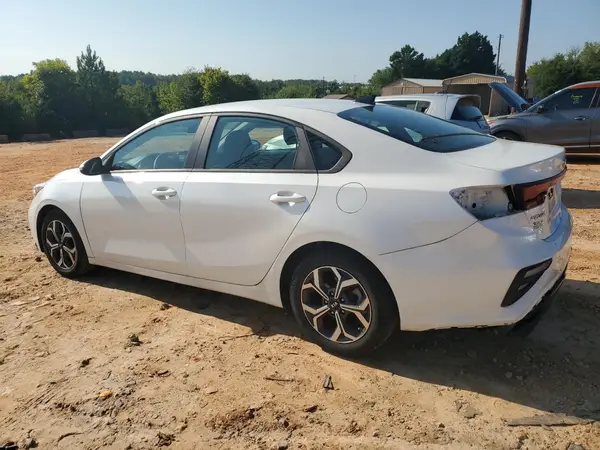3KPF24AD8ME276565 2021 KIA FORTE - Image 2