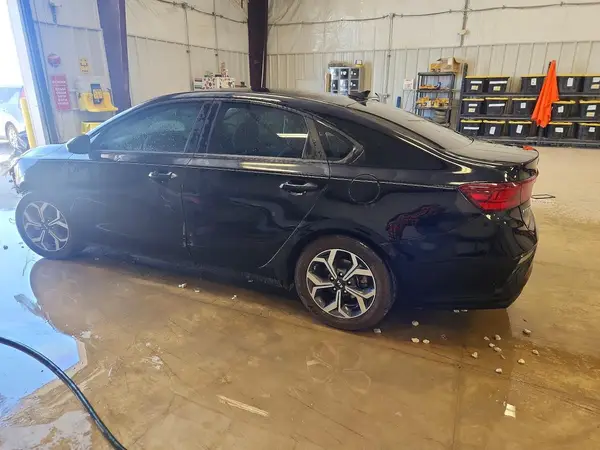 3KPF24AD8ME278848 2021 KIA FORTE - Image 2