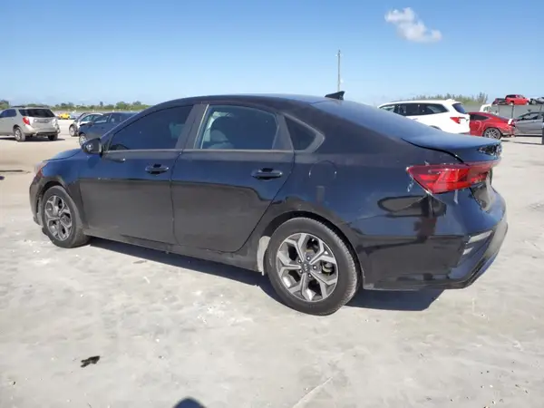 3KPF24AD8ME280065 2021 KIA FORTE - Image 2
