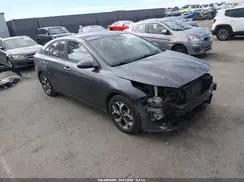 3KPF24AD8ME281586 2021 KIA FORTE