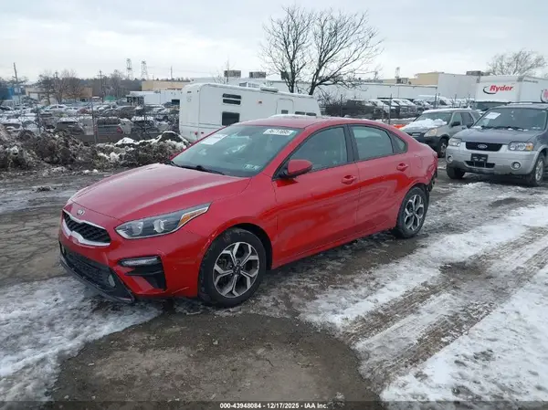 3KPF24AD8ME284259 2021 KIA FORTE - Image 2