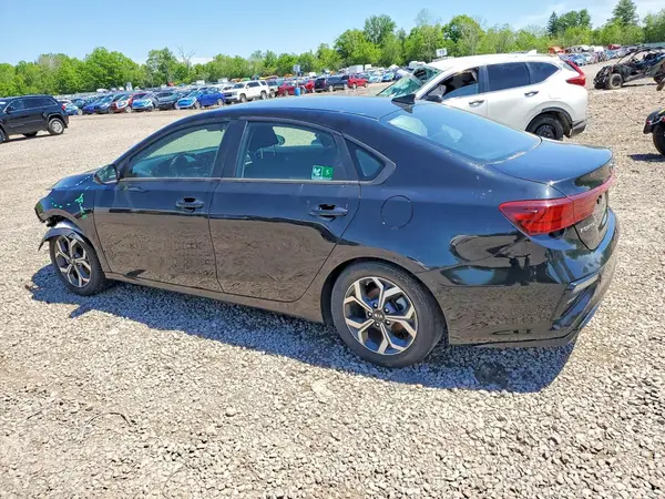 3KPF24AD8ME285038 2021 KIA FORTE - Image 2