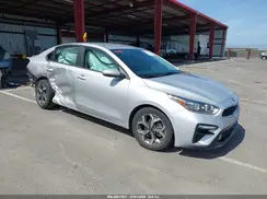 3KPF24AD8ME285556 2021 KIA FORTE