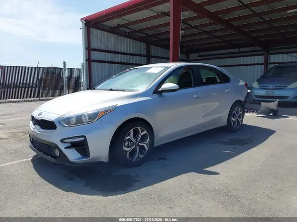 3KPF24AD8ME285556 2021 KIA FORTE - Image 2
