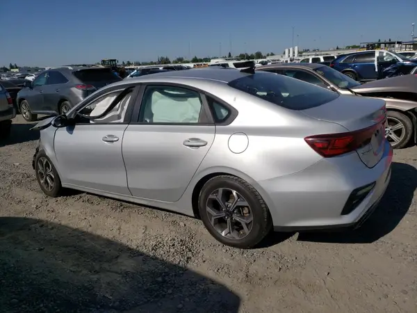 3KPF24AD8ME286075 2021 KIA FORTE - Image 2