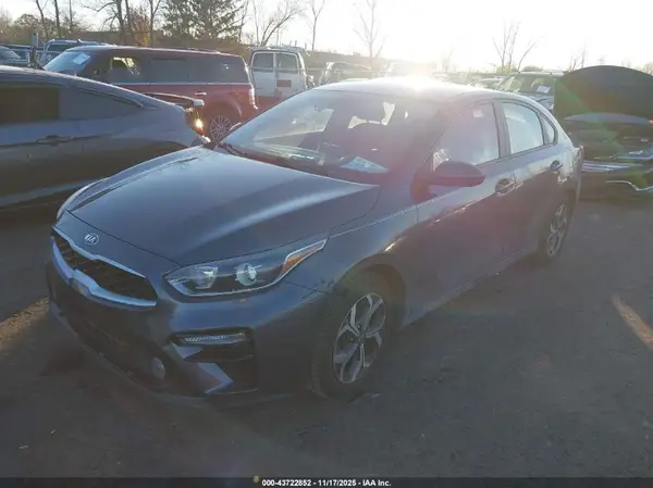 3KPF24AD8ME286433 2021 KIA FORTE - Image 2