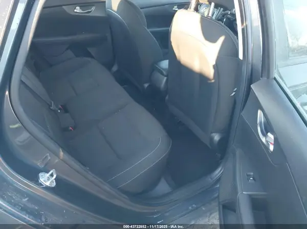 3KPF24AD8ME286433 2021 KIA FORTE - Image 8