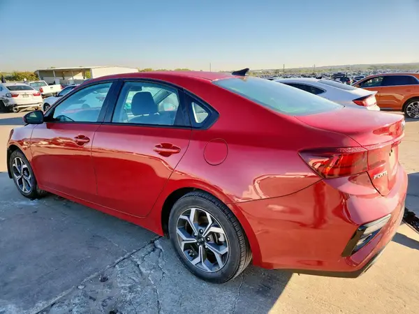 3KPF24AD8ME287582 2021 KIA FORTE - Image 2