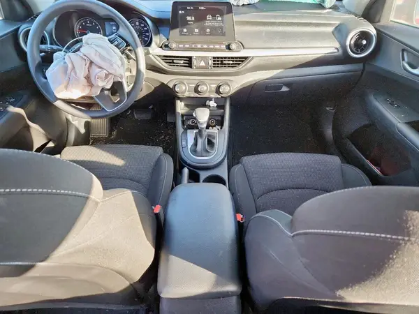 3KPF24AD8ME287582 2021 KIA FORTE - Image 8
