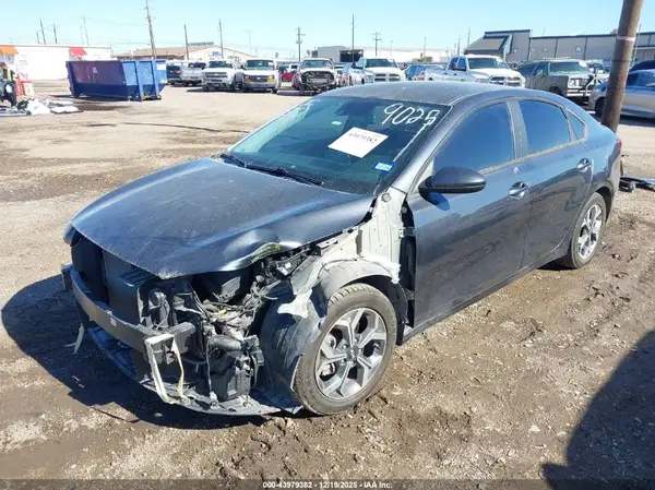 3KPF24AD8ME289025 2021 KIA FORTE - Image 2