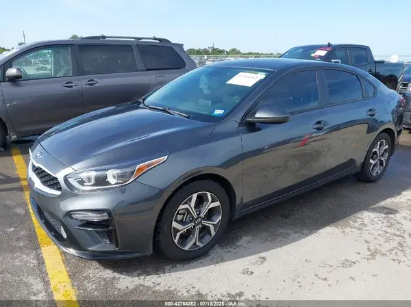 3KPF24AD8ME289221 2021 KIA FORTE - Image 2