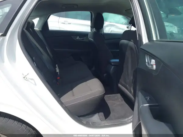 3KPF24AD8ME291521 2021 KIA FORTE - Image 8