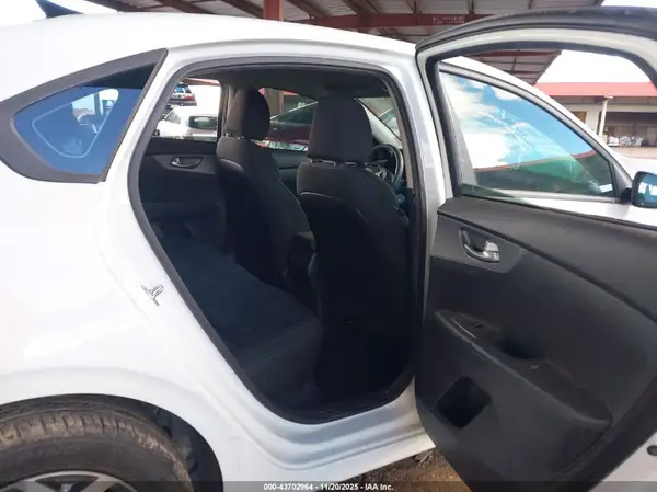 3KPF24AD8ME293270 2021 KIA FORTE - Image 8