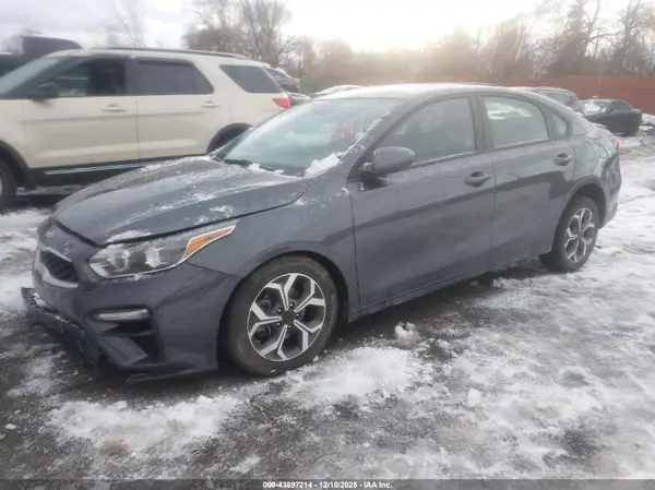 3KPF24AD8ME295200 2021 KIA FORTE - Image 2