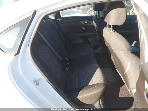 3KPF24AD8ME295553 2021 KIA FORTE - Image 8