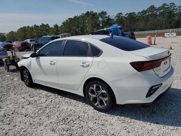 3KPF24AD8ME300279 2021 KIA FORTE - Image 2